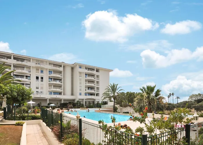 1 Bedroom Stunning Apartment In Antibes